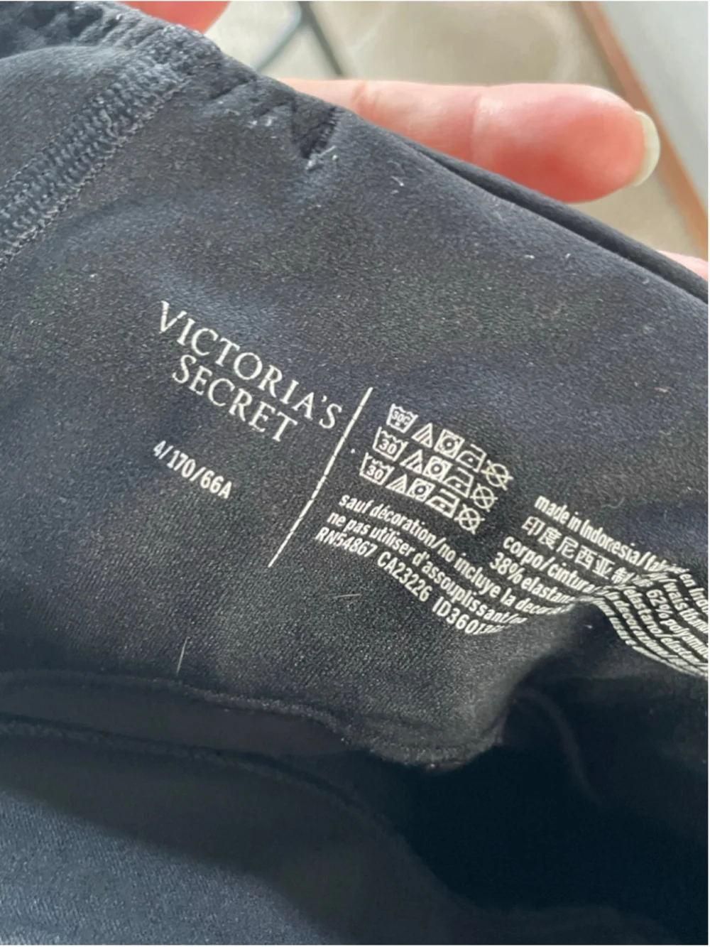 Women's Victoria's Secret Black Leggings Size 4